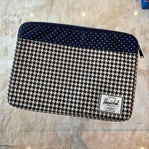 Herschel houndstooth Laptop Sleeve